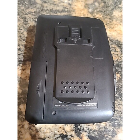 AIWA HS-TA463W M.S.P, Auto Cassette AM/FM Walkman Tested, Only Radio Works - Picture 5 of 7